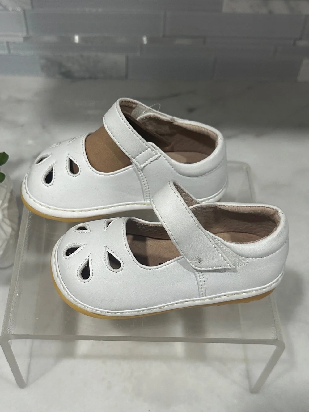 Little Mae’s Boutique Mary Jane White Flower Toddler Size 6 | 100% Leather | NWT